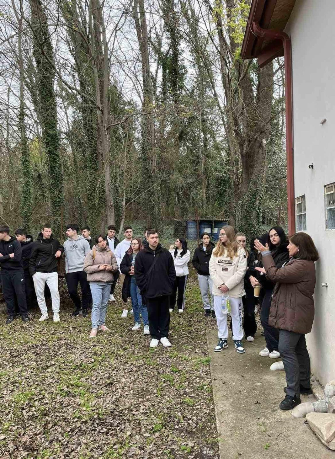 Το Γενικό Λύκειο Κρηνίδων επισκέφθηκε τον προϊστορικό οικισμό του Ντικιλί Τας