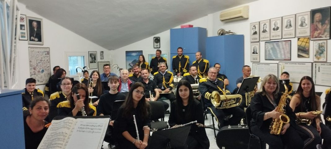 Επίσκεψη μουσικών της Φιλαρμονικής Ορχήστρας Αγίου Αθανασίου στην Φιλαρμονική Ορχήστρα Κρηνίδων