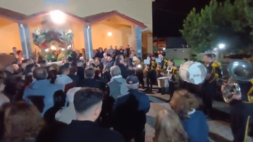 Περιφορά Επιταφίου στον Άγιο Χριστόφορο στις Κρηνίδες – Φιλαρμονική Κρηνίδων «Μαραμένα Φύλλα»