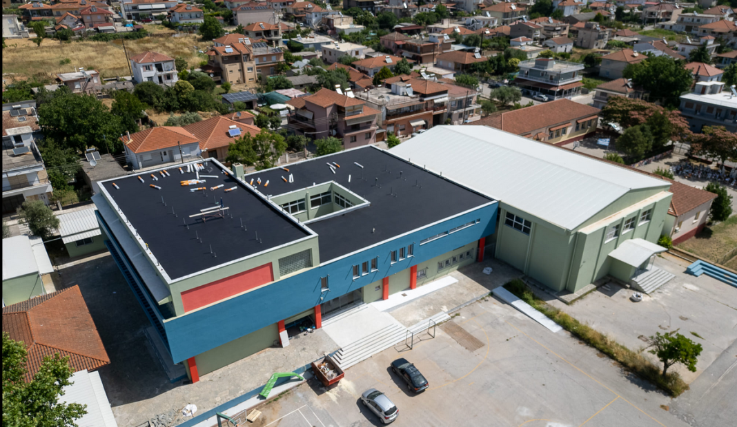 Οι εργασίες ενεργειακής αναβάθμισης του Γυμνασίου – Λυκείου Κρηνίδων θα ολοκληρωθούν μέσα στο καλοκαίρι