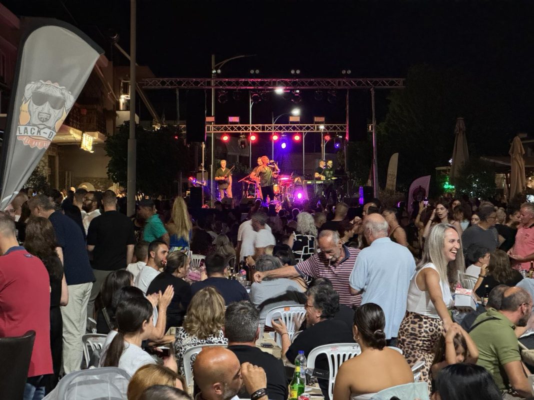 Χιλιάδες κόσμου και πολύ κέφι στις Κρηνίδες στο 4ο Μουσικό Σταυροδρόμι Φιλίππων