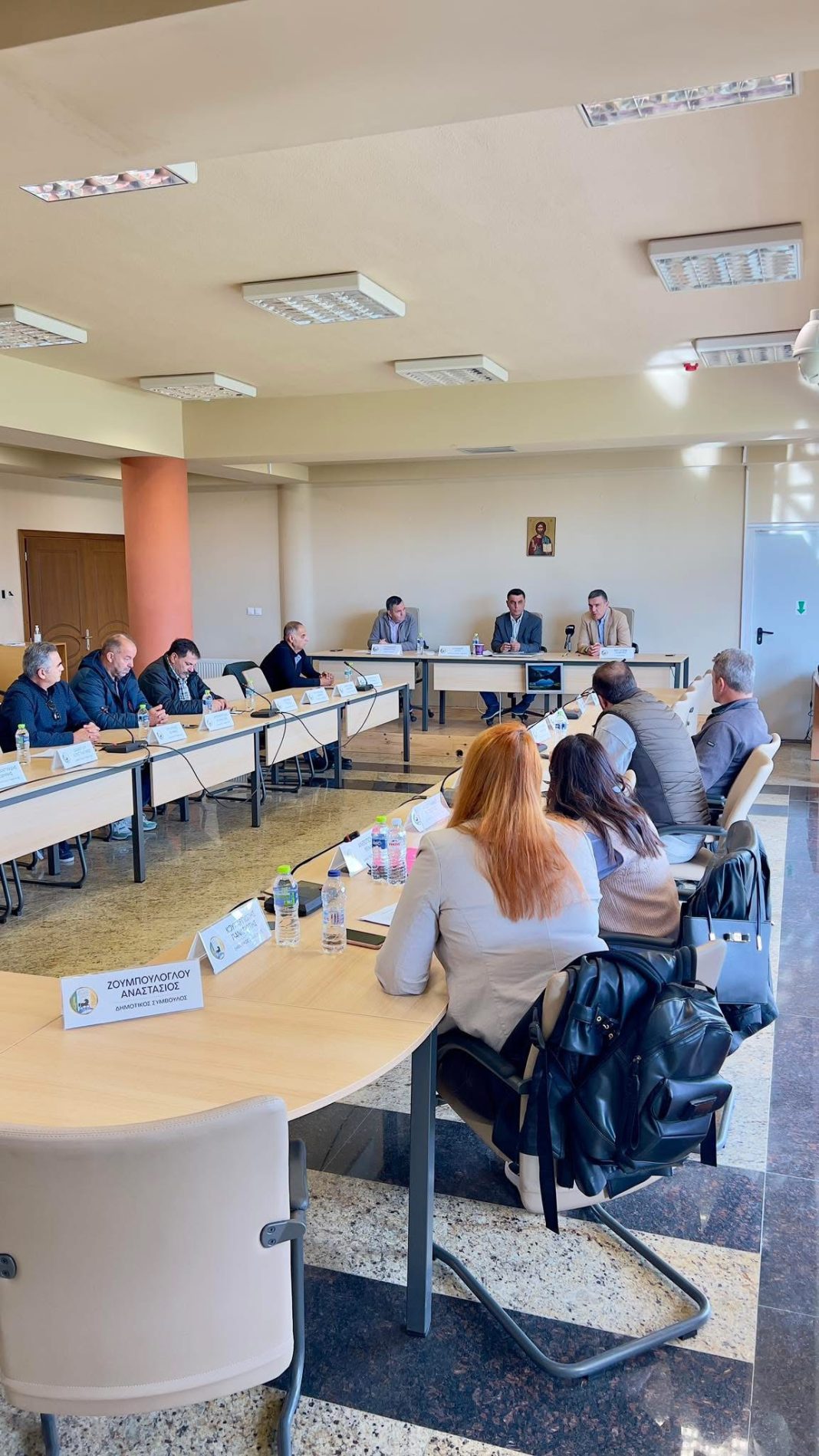 Συνάντηση εκπροσώπων 5 δήμων για τα αδέσποτα στο δημαρχείο του Δήμου Δοξάρου